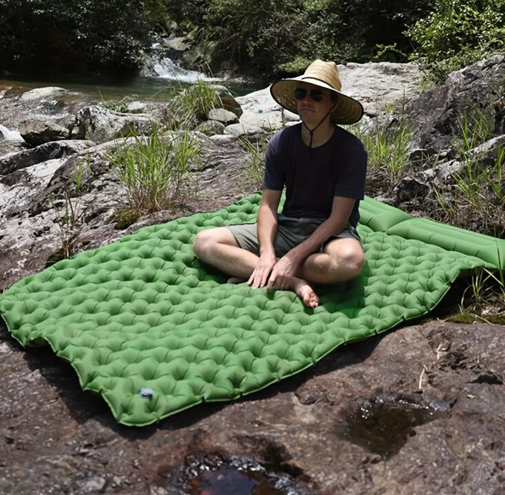 Camping Komfort | Selbst Aufblasende XXL Camping Matte für 2 Personen mit Wasserabweisender Oberfläche | Leicht und Praktisch für Unterwegs 2