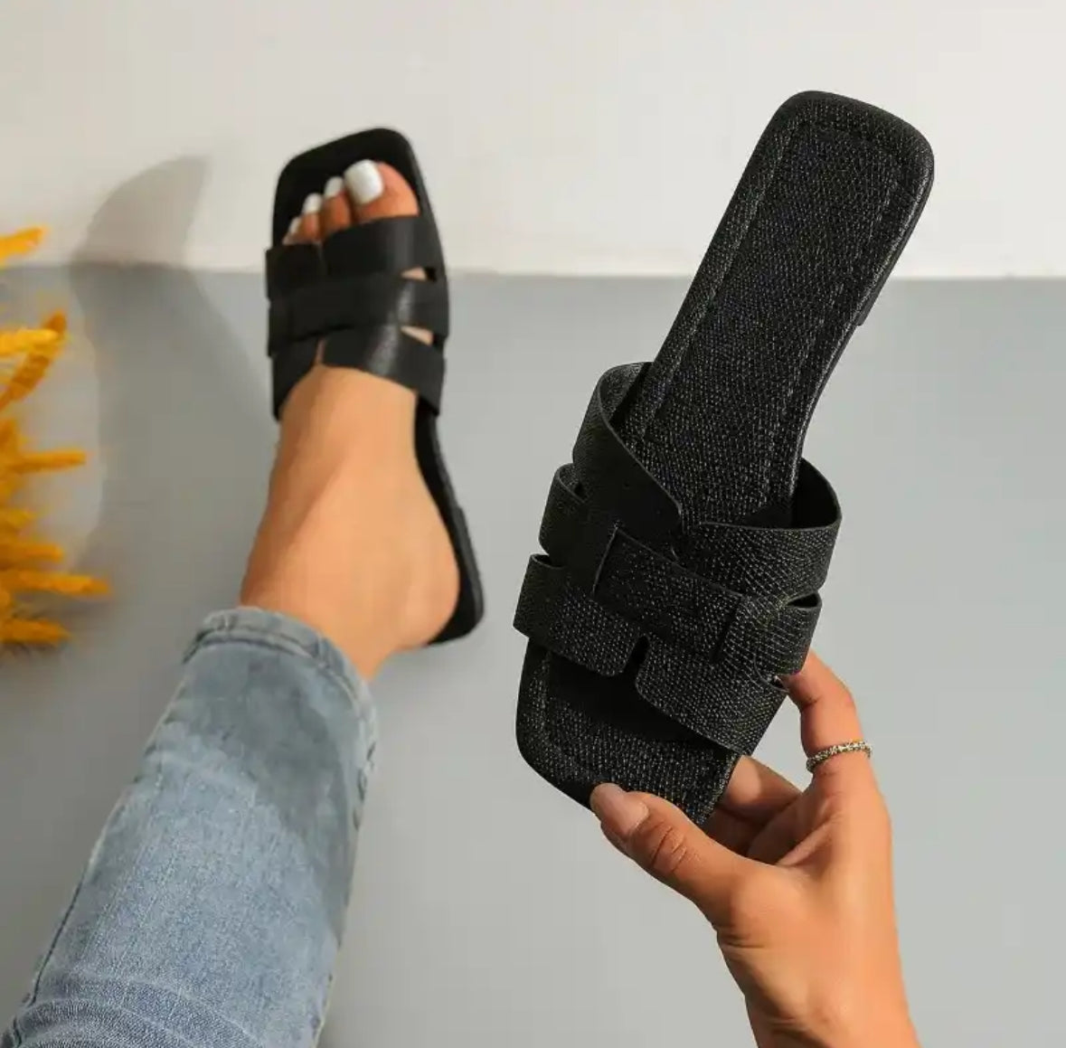 Modische Damen Sandalen | Rutschfeste Sohle mit Starker Dämpfung | Bequeme Slippers für Innen und Außen 0