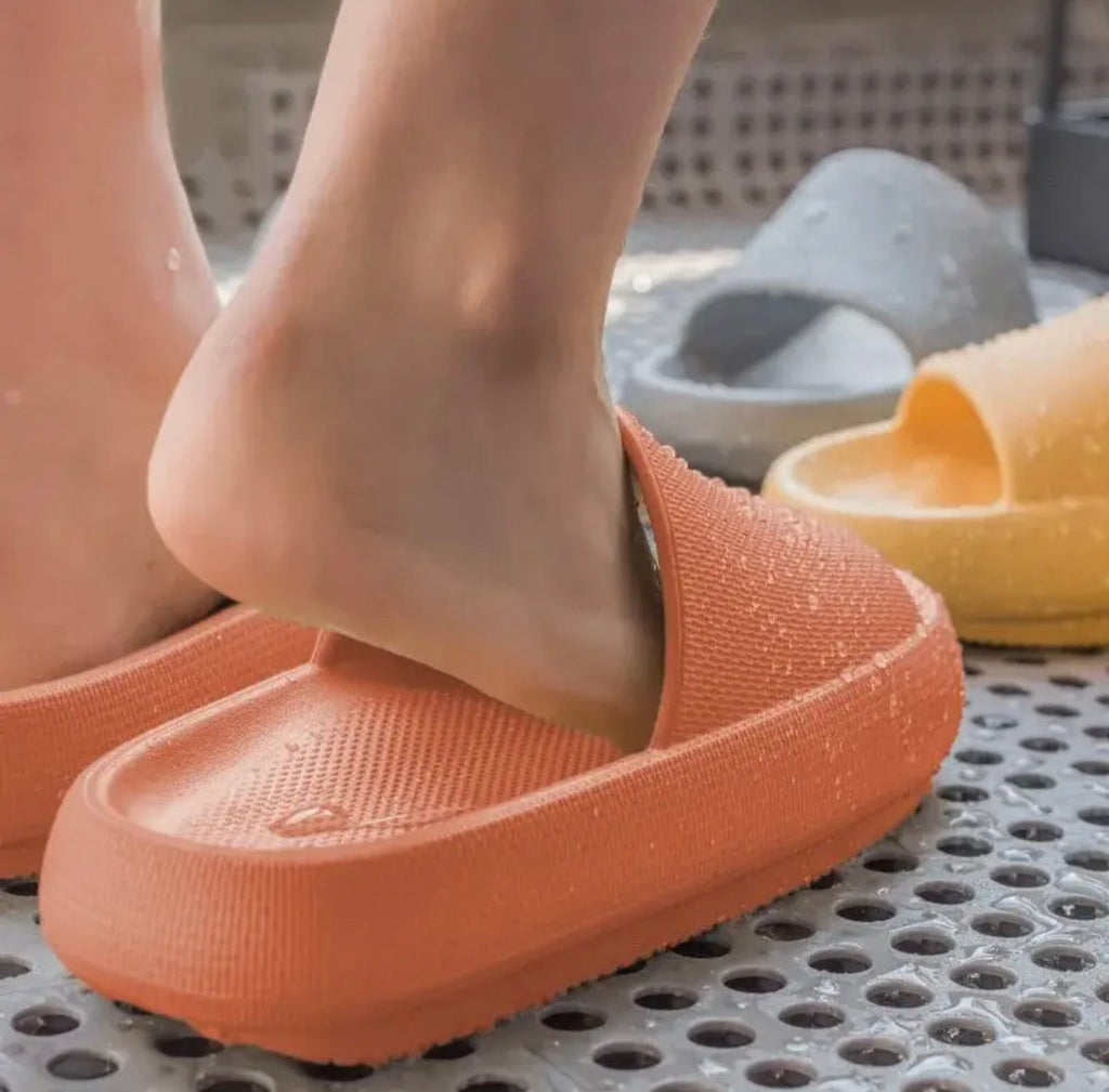 Wolkenschritt | Unisex Cloud Slides mit 4cm Dicker Sohle | Robuste Dämpfung für Komfort und Vielseitigkeit 4