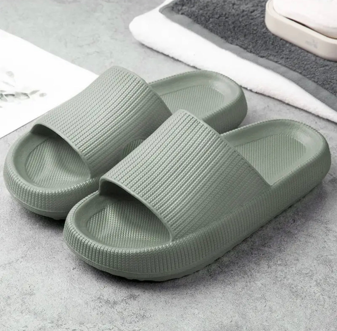 Wolkenschritt | Unisex Cloud Slides mit 4cm Dicker Sohle | Robuste Dämpfung für Komfort und Vielseitigkeit 5